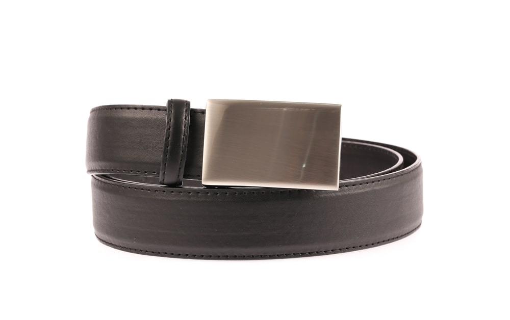 How to Put on a Belt Buckle The Right Way | Badichi Belts How to Put on a Belt Buckle The Right Way | Badichi Belts